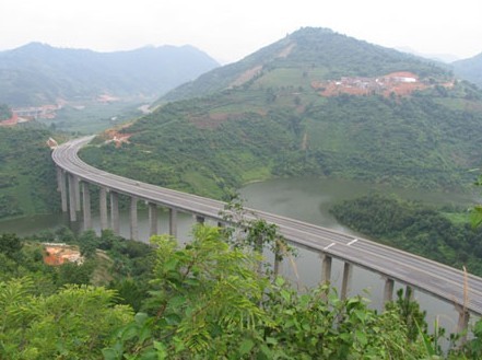 南友公路（明陽(yáng)連線）工程使用玻璃纖維土工格柵